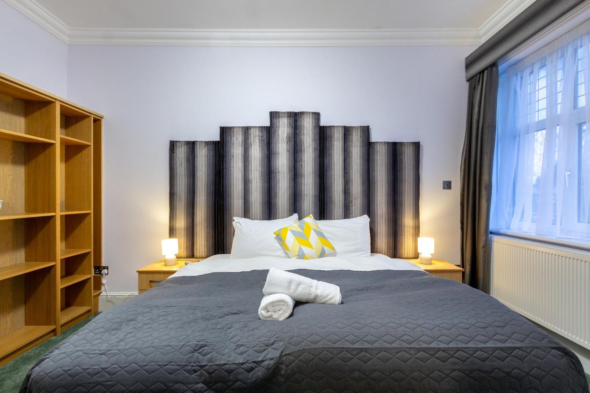 London Gatwick Inn Екстериор снимка