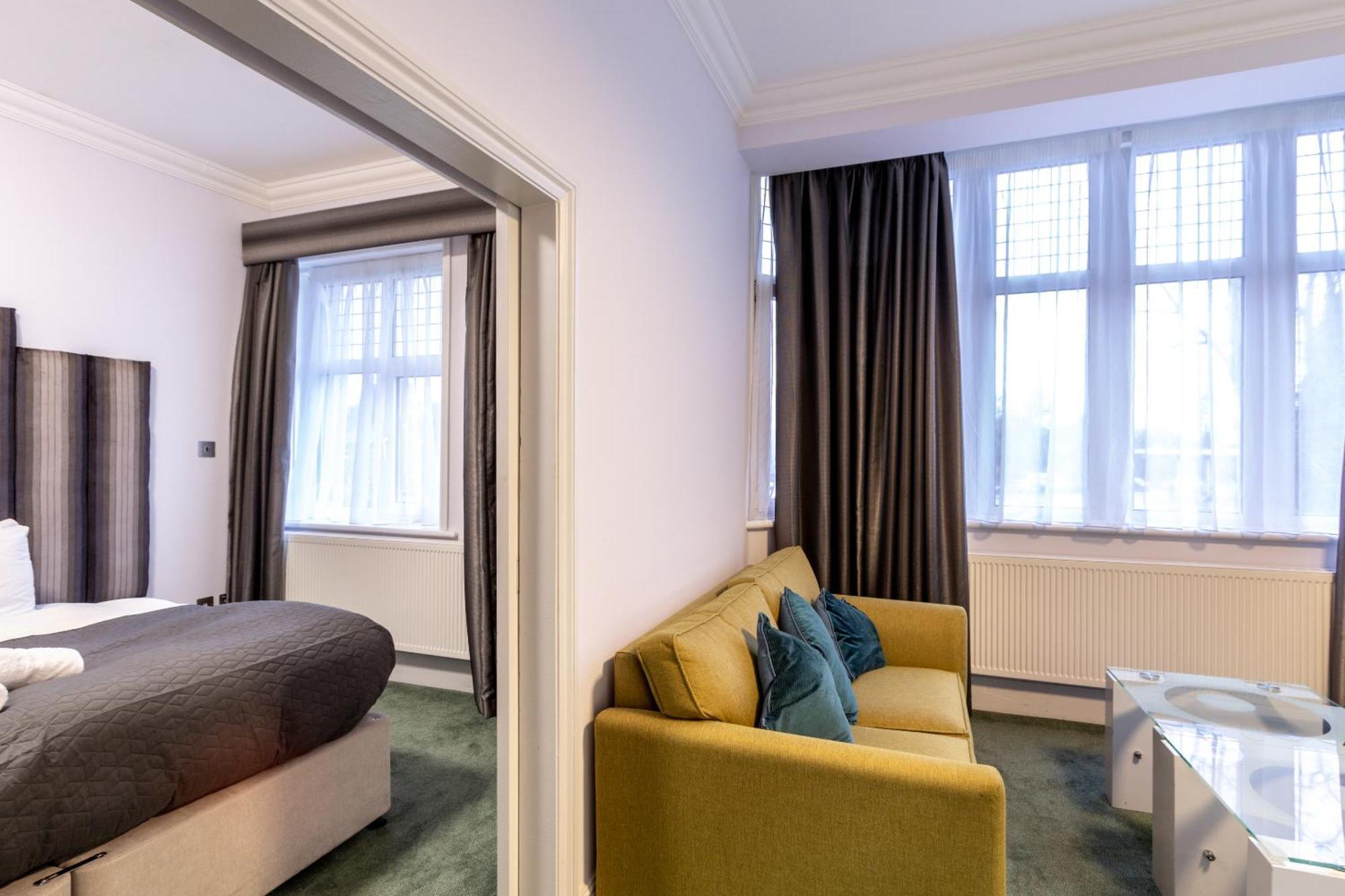 London Gatwick Inn Екстериор снимка