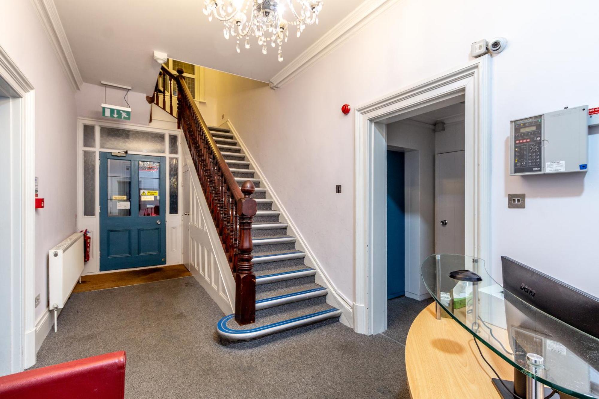 London Gatwick Inn Екстериор снимка