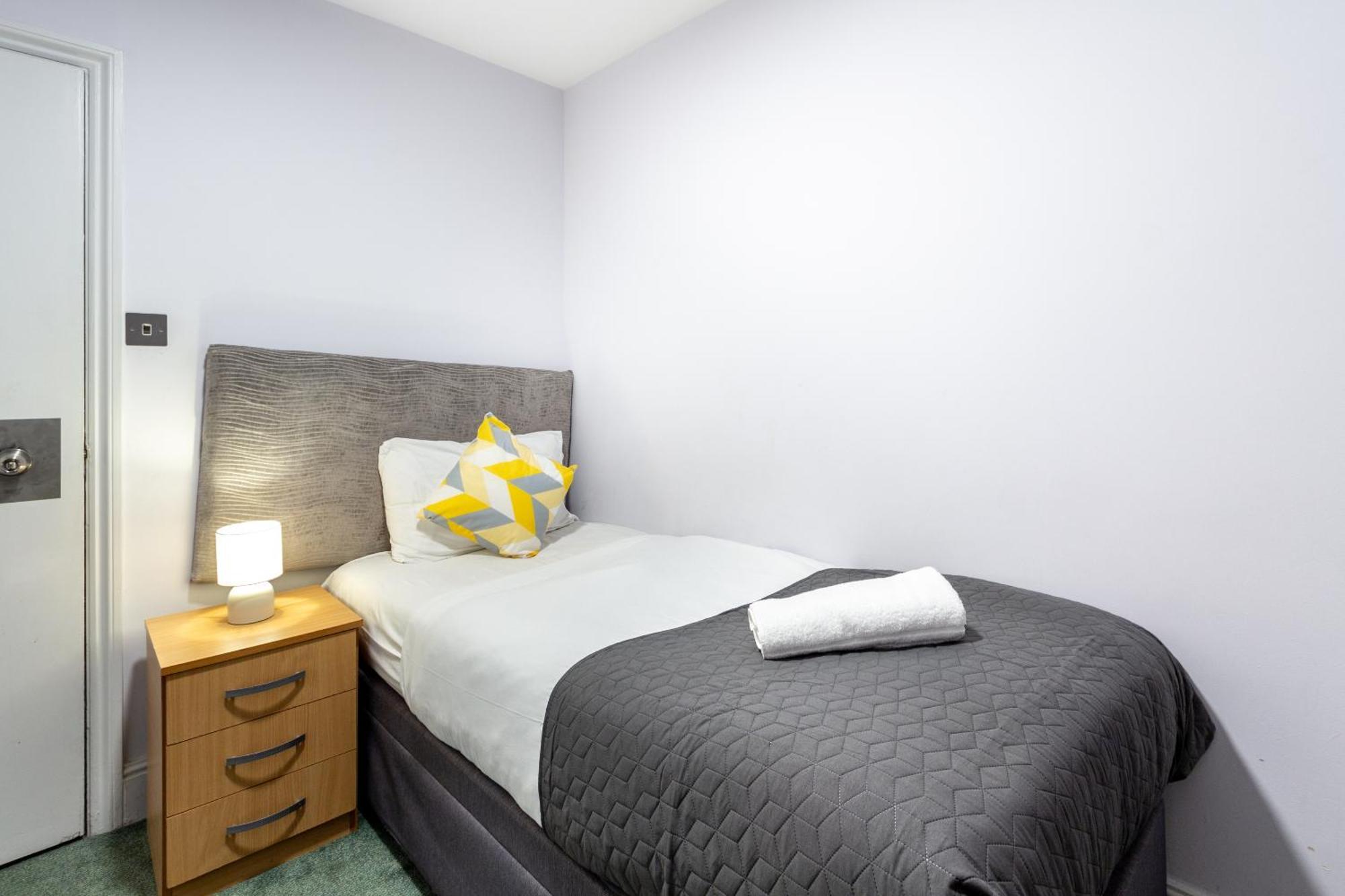 London Gatwick Inn Екстериор снимка