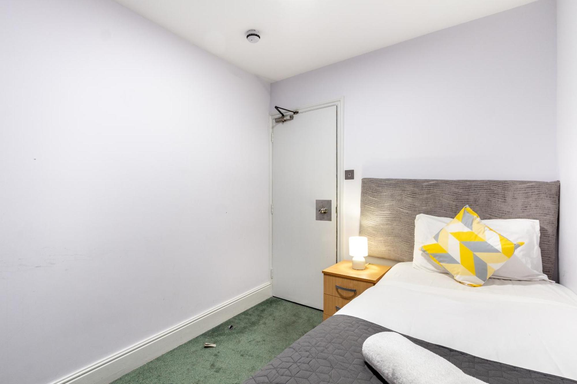 London Gatwick Inn Екстериор снимка