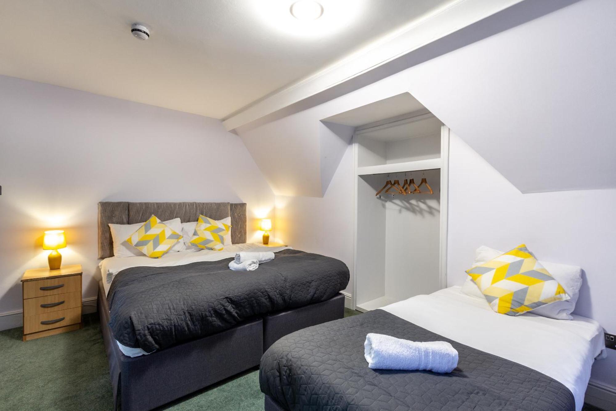 London Gatwick Inn Екстериор снимка