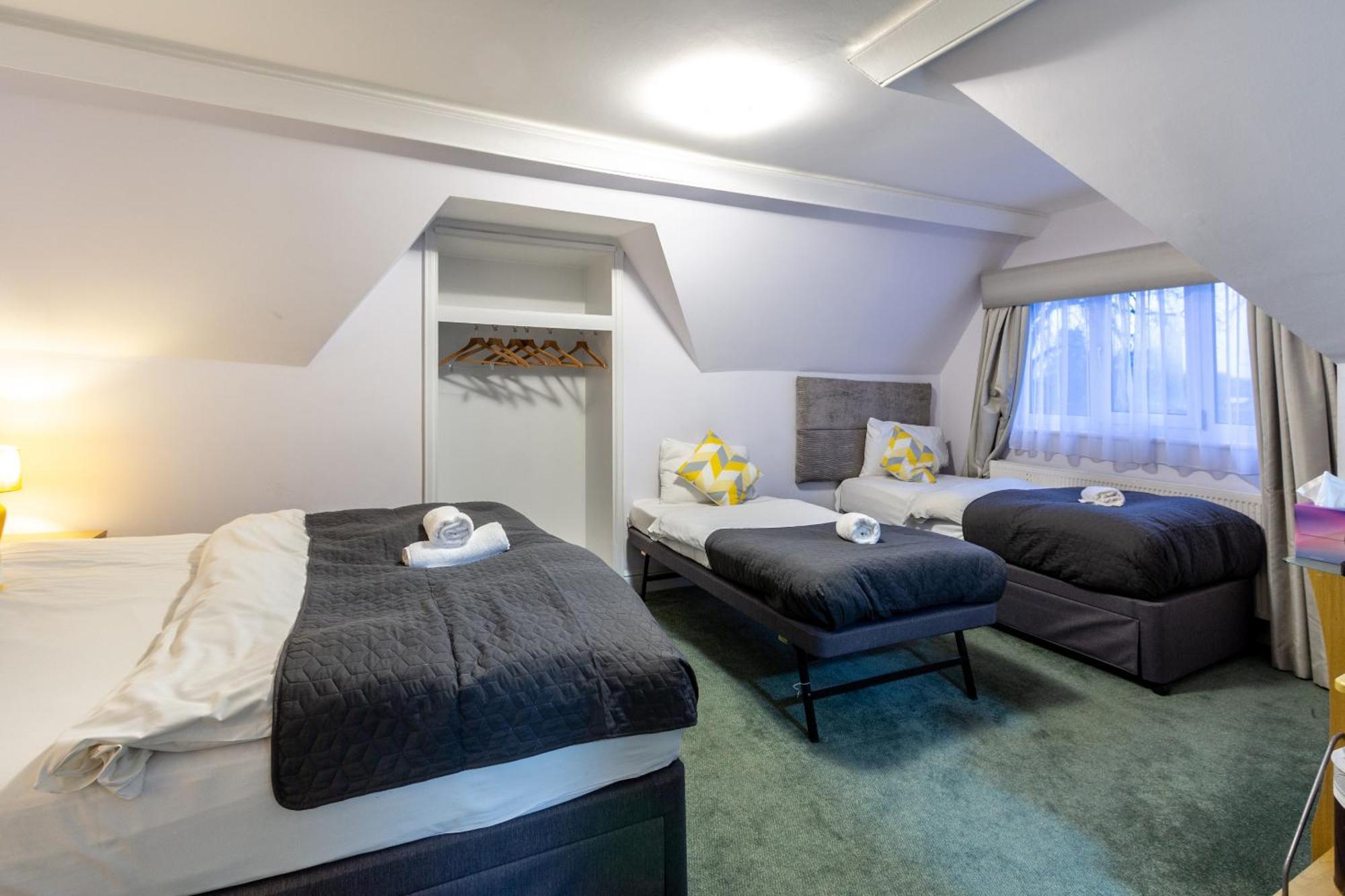 London Gatwick Inn Екстериор снимка