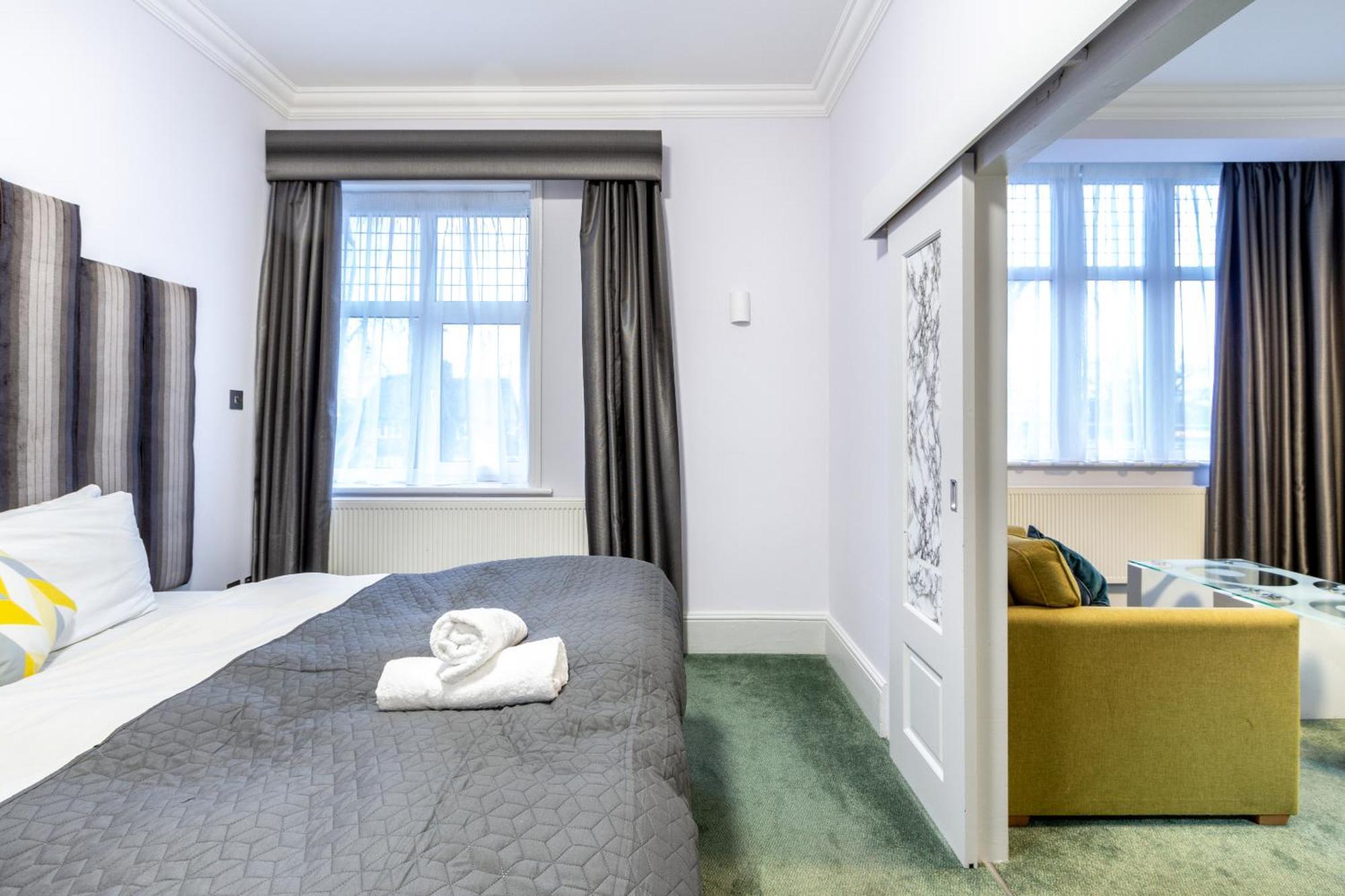 London Gatwick Inn Екстериор снимка