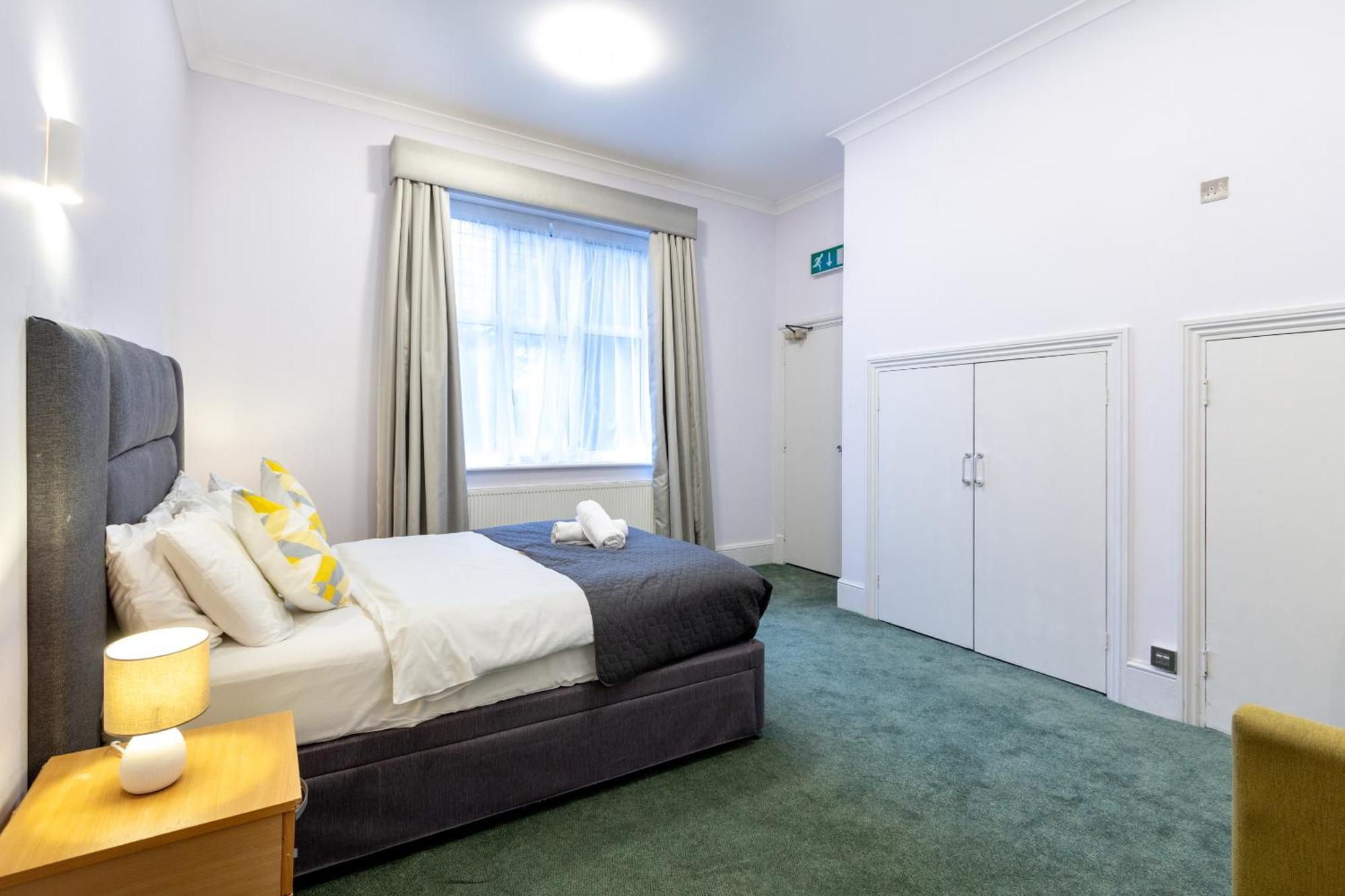 London Gatwick Inn Екстериор снимка