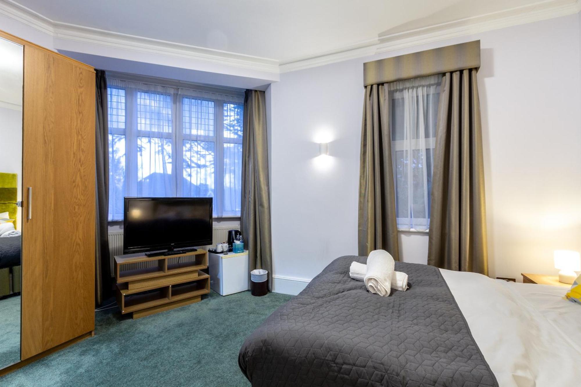 London Gatwick Inn Екстериор снимка